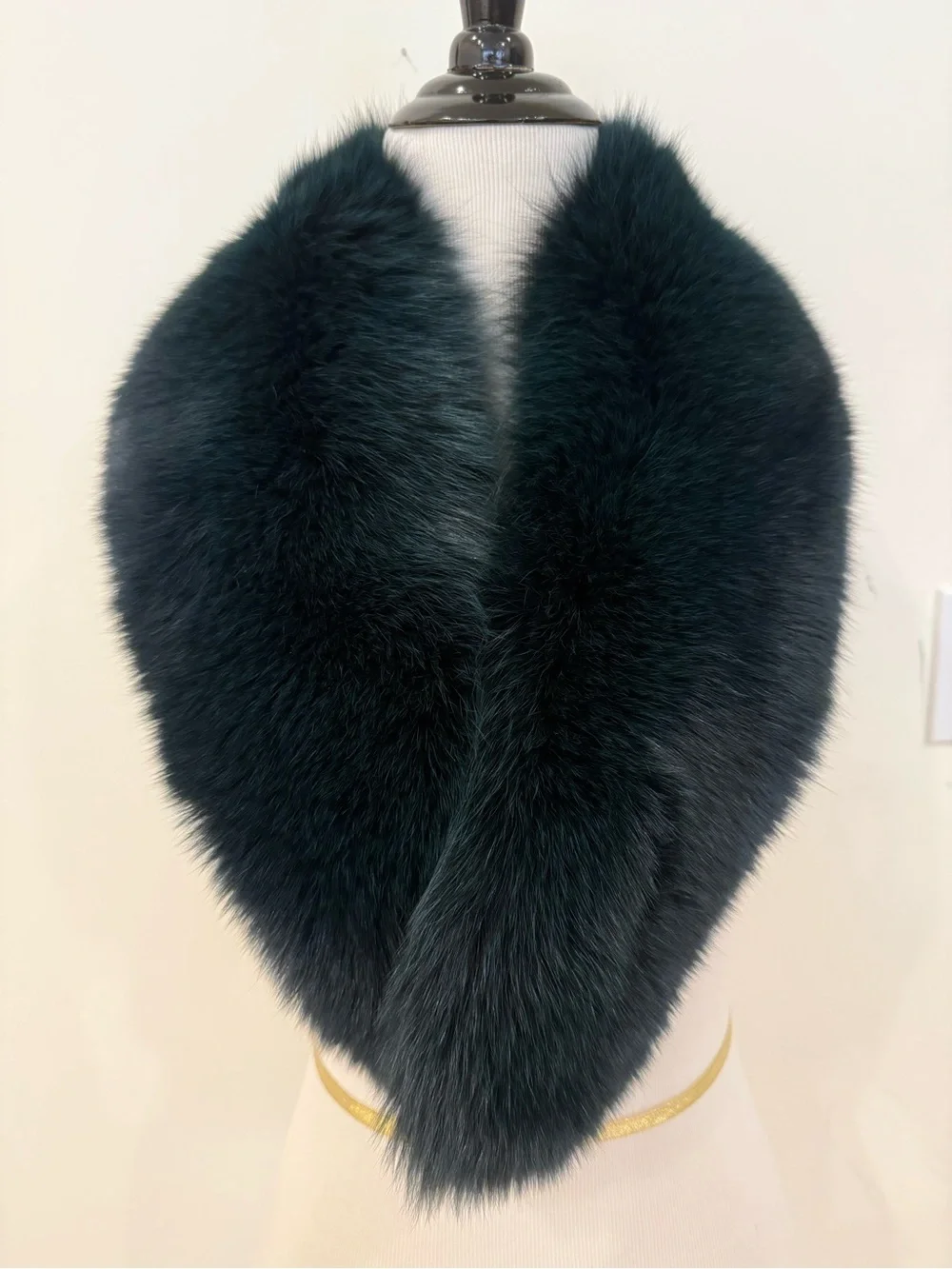 Luxurious Dark Emerald Green Fox Fur Collar Scarf